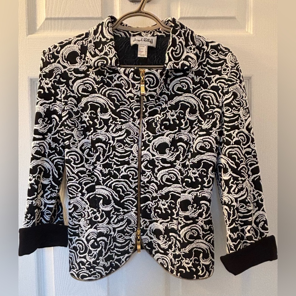 3/$25 Joseph Ribkoff Black and White Patterned Blazer